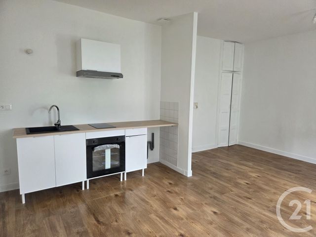 Appartement T2 à louer - 2 pièces - 40.99 m2 - CHATEAUROUX - 36 - CENTRE - Century 21 Adressimmo