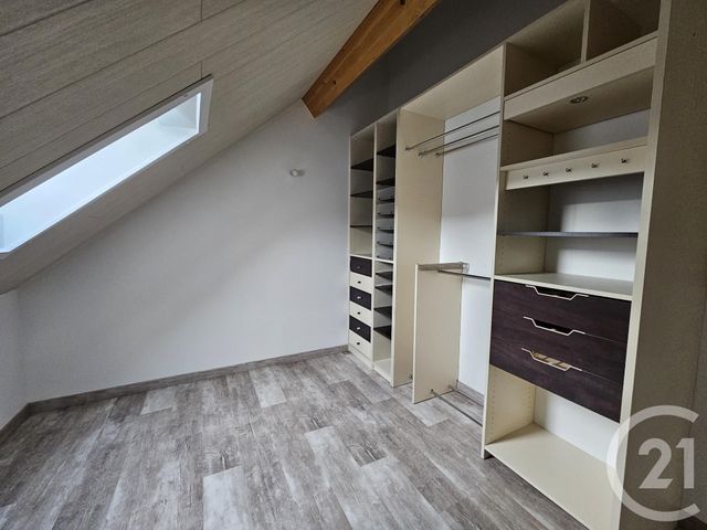 maison à louer - 5 pièces - 144.0 m2 - SASSIERGES ST GERMAIN - 36 - CENTRE - Century 21 Adressimmo