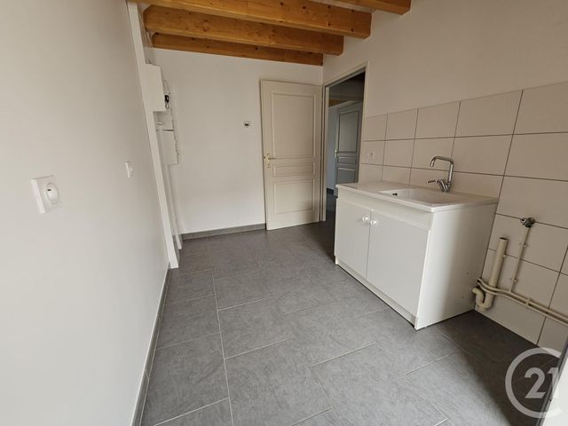 maison à louer - 5 pièces - 144.0 m2 - SASSIERGES ST GERMAIN - 36 - CENTRE - Century 21 Adressimmo