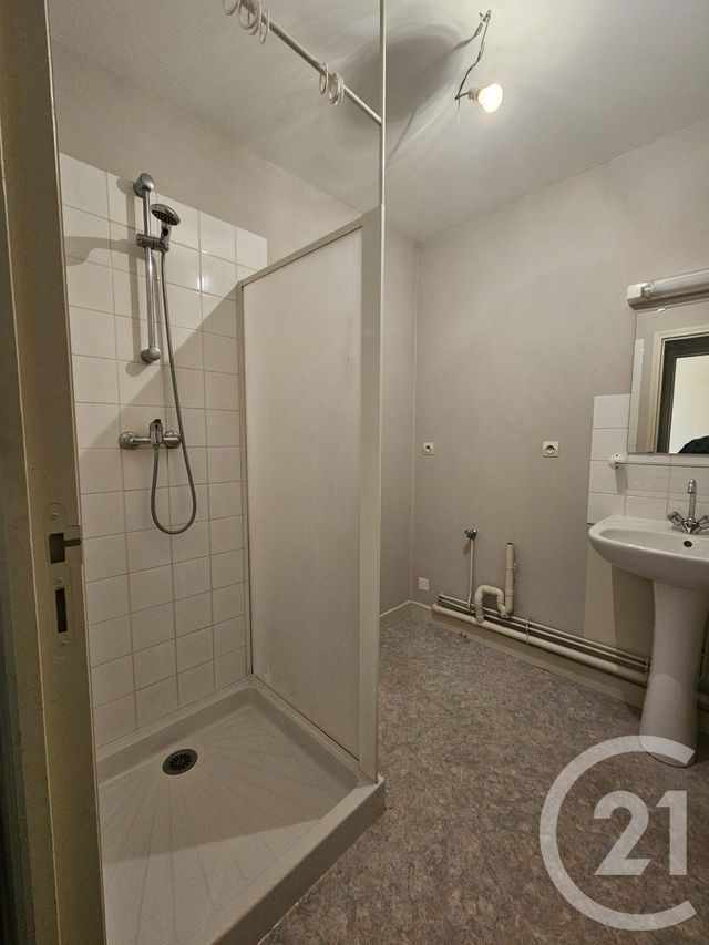 Appartement T2 à louer - 2 pièces - 38.1 m2 - LEVROUX - 36 - CENTRE - Century 21 Adressimmo