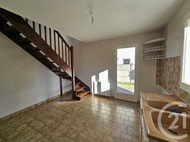 maison à louer - 4 pièces - 91.51 m2 - VILLEDIEU SUR INDRE - 36 - CENTRE - Century 21 Adressimmo