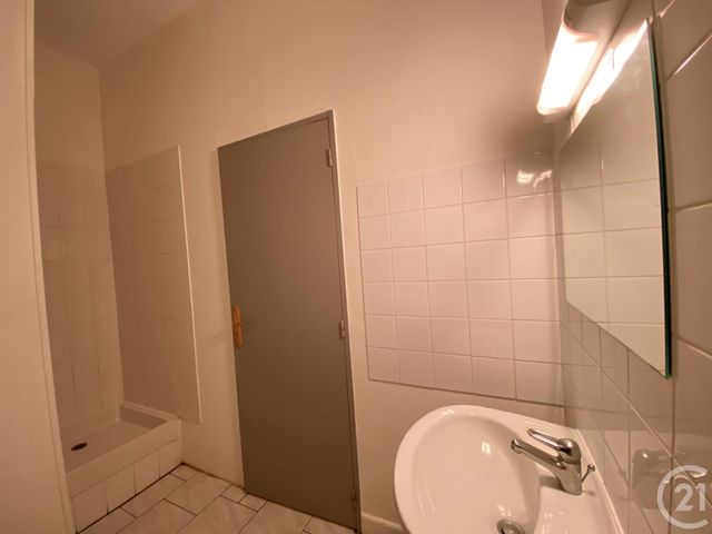 Appartement T2 à louer - 2 pièces - 31.61 m2 - CHATEAUROUX - 36 - CENTRE - Century 21 Adressimmo
