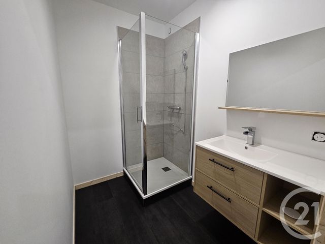 Appartement T2 à louer - 2 pièces - 45.0 m2 - CHATEAUROUX - 36 - CENTRE - Century 21 Adressimmo