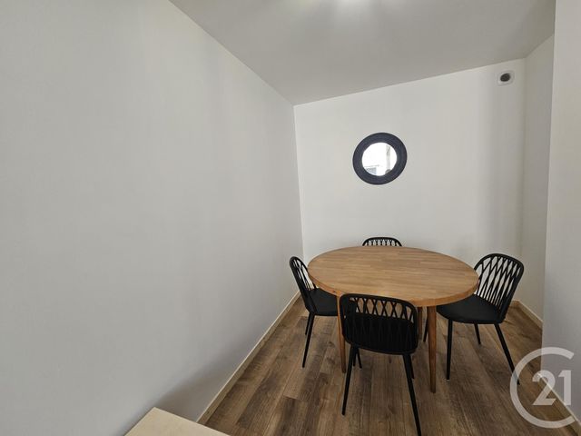 Appartement T2 à louer - 2 pièces - 45.0 m2 - CHATEAUROUX - 36 - CENTRE - Century 21 Adressimmo