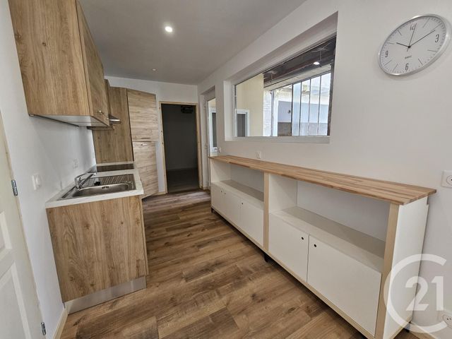 Appartement T2 à louer - 2 pièces - 45.0 m2 - CHATEAUROUX - 36 - CENTRE - Century 21 Adressimmo