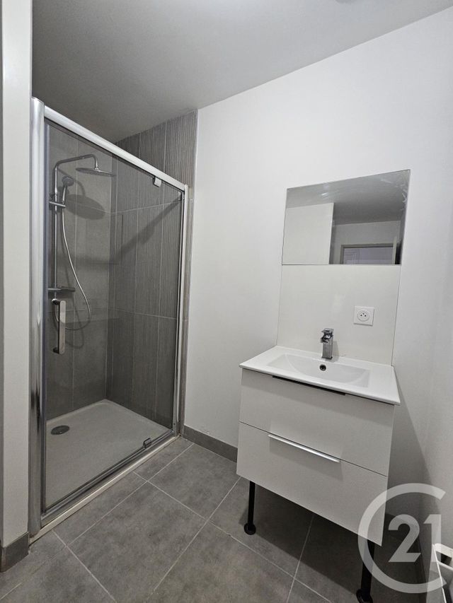 Appartement T3 à louer - 3 pièces - 80.0 m2 - CHATEAUROUX - 36 - CENTRE - Century 21 Adressimmo