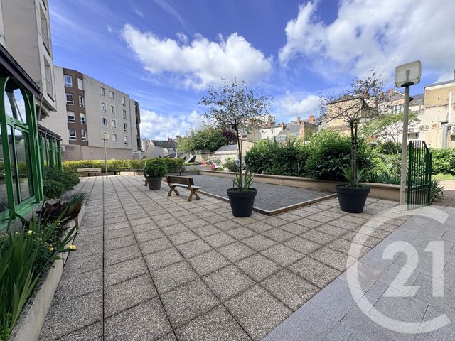 Appartement Studio à vendre - 1 pièce - 36.47 m2 - CHATEAUROUX - 36 - CENTRE - Century 21 Adressimmo