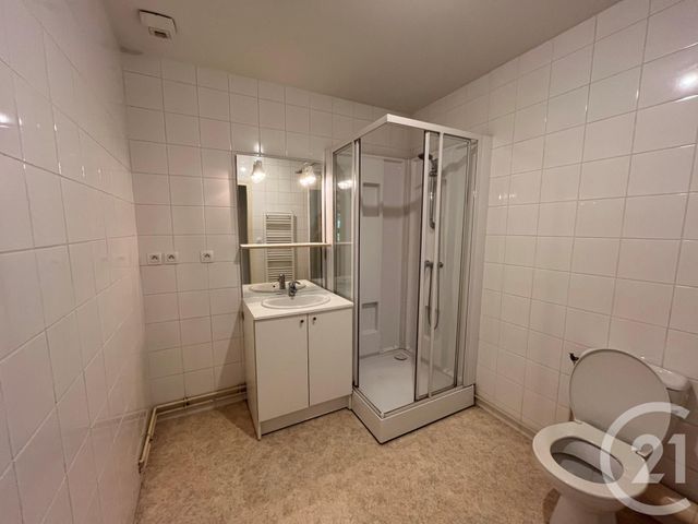 Appartement T2 à louer - 2 pièces - 48.01 m2 - CHATEAUROUX - 36 - CENTRE - Century 21 Adressimmo