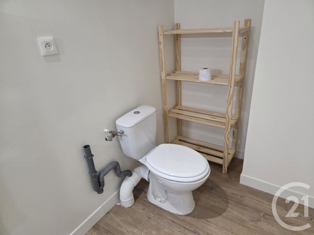 Appartement T2 à louer - 2 pièces - 33.5 m2 - ISSOUDUN - 36 - CENTRE - Century 21 Adressimmo