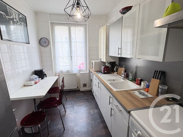 Appartement T2 à vendre - 2 pièces - 46.39 m2 - CHATEAUROUX - 36 - CENTRE - Century 21 Adressimmo
