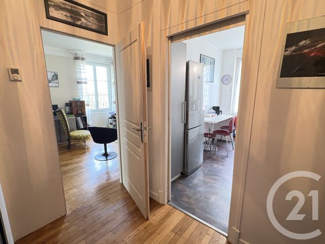 Appartement T2 à vendre - 2 pièces - 46.39 m2 - CHATEAUROUX - 36 - CENTRE - Century 21 Adressimmo