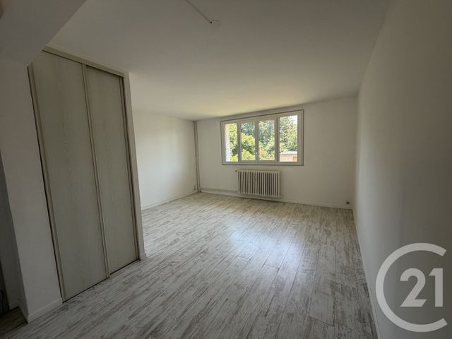 Appartement T2 à louer - 2 pièces - 43.26 m2 - CHATEAUROUX - 36 - CENTRE - Century 21 Adressimmo