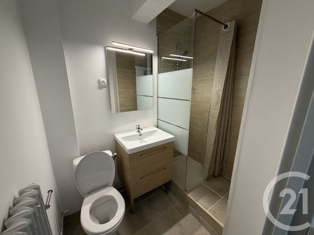 Appartement T2 à louer - 2 pièces - 43.26 m2 - CHATEAUROUX - 36 - CENTRE - Century 21 Adressimmo