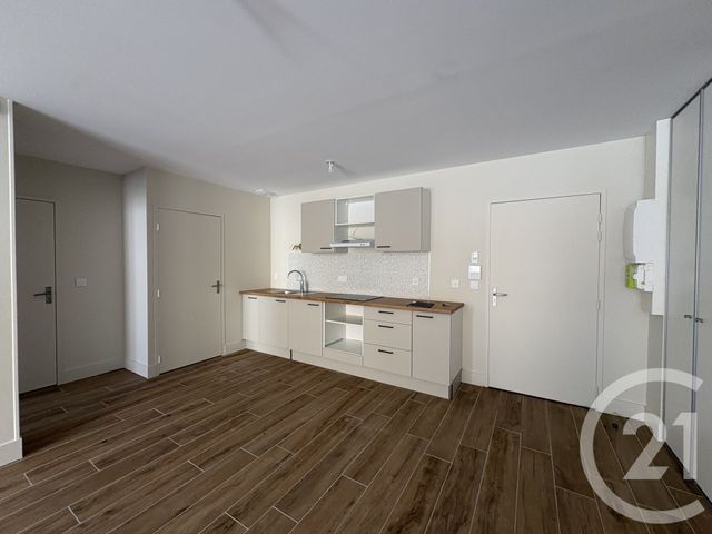 Appartement T3 à louer - 3 pièces - 89.85 m2 - CHATEAUROUX - 36 - CENTRE - Century 21 Adressimmo