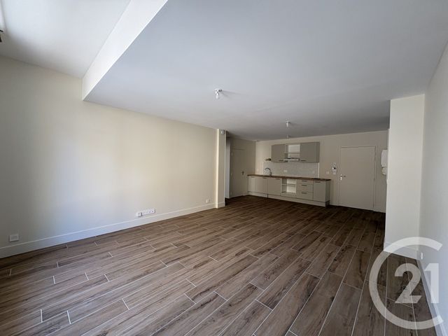 Appartement T3 à louer - 3 pièces - 89.85 m2 - CHATEAUROUX - 36 - CENTRE - Century 21 Adressimmo