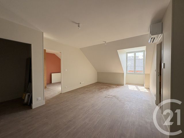 Appartement T3 à louer - 3 pièces - 61.43 m2 - CHATEAUROUX - 36 - CENTRE - Century 21 Adressimmo