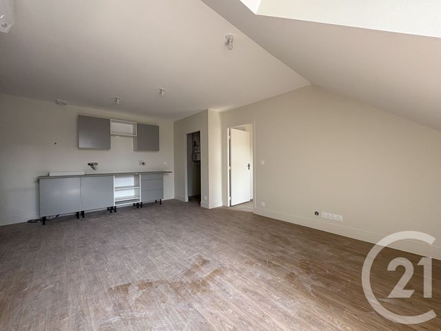 Appartement T3 à louer - 3 pièces - 61.43 m2 - CHATEAUROUX - 36 - CENTRE - Century 21 Adressimmo