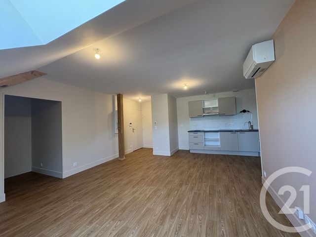 Appartement T2 à louer - 2 pièces - 50.67 m2 - CHATEAUROUX - 36 - CENTRE - Century 21 Adressimmo
