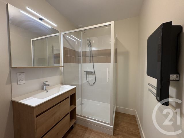 Appartement T2 à louer - 2 pièces - 50.67 m2 - CHATEAUROUX - 36 - CENTRE - Century 21 Adressimmo