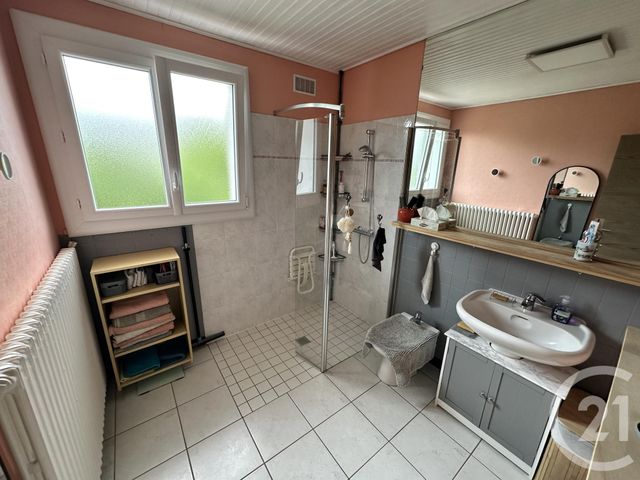 maison à vendre - 6 pièces - 118.24 m2 - CHATEAUROUX - 36 - CENTRE - Century 21 Adressimmo