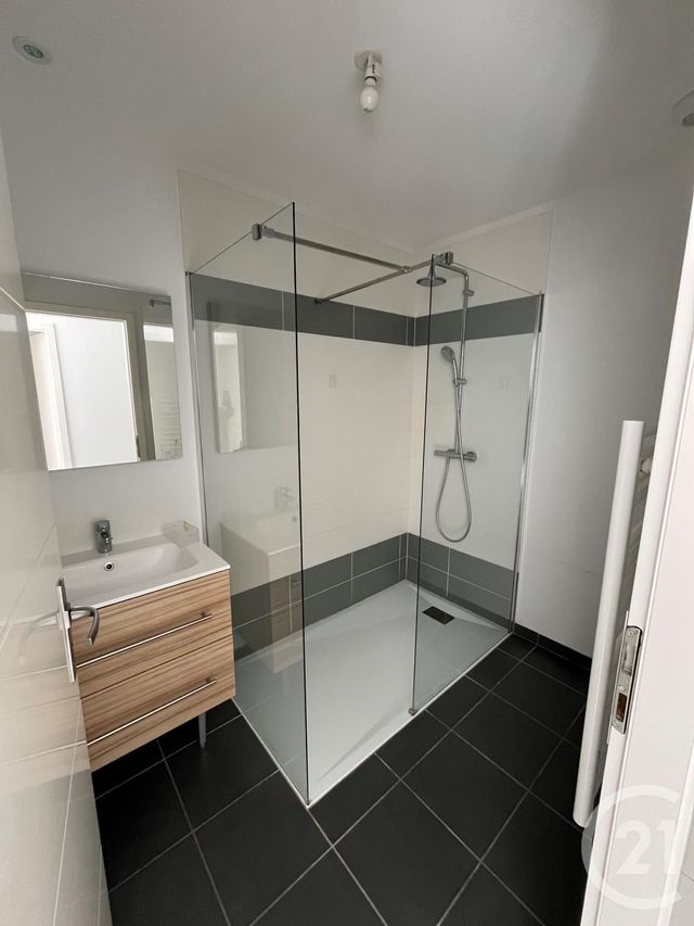 Appartement à louer - 2 pièces - 60.0 m2 - CHATEAUROUX - 36 - CENTRE - Century 21 Adressimmo