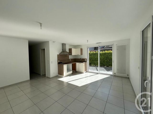 Appartement à louer - 2 pièces - 60.0 m2 - CHATEAUROUX - 36 - CENTRE - Century 21 Adressimmo