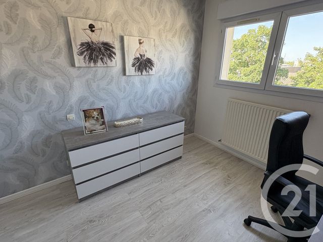 Appartement T4 à vendre - 4 pièces - 77.07 m2 - CHATEAUROUX - 36 - CENTRE - Century 21 Adressimmo