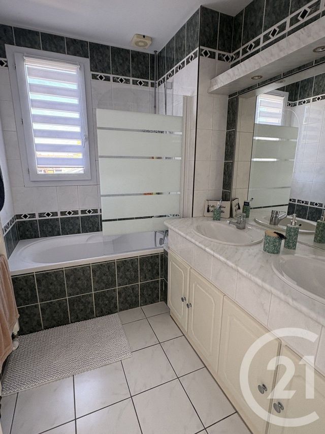 Appartement T4 à vendre - 4 pièces - 77.07 m2 - CHATEAUROUX - 36 - CENTRE - Century 21 Adressimmo