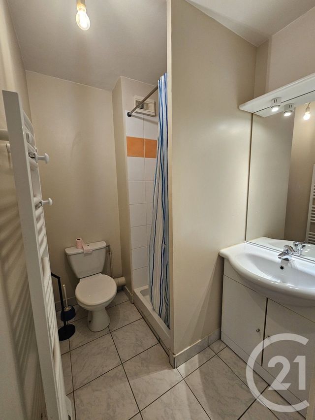 Appartement T1 à louer - 1 pièce - 28.0 m2 - CHATEAUROUX - 36 - CENTRE - Century 21 Adressimmo