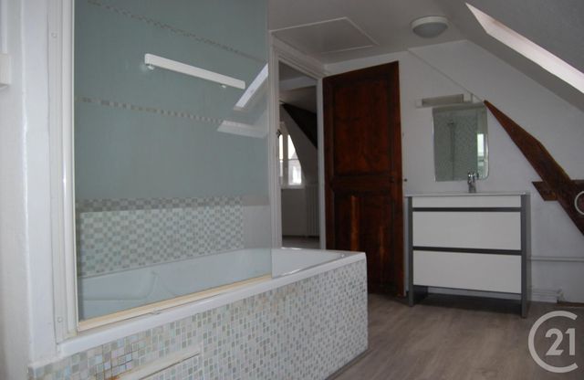 Appartement T2 à louer - 2 pièces - 44.04 m2 - CHATEAUROUX - 36 - CENTRE - Century 21 Adressimmo