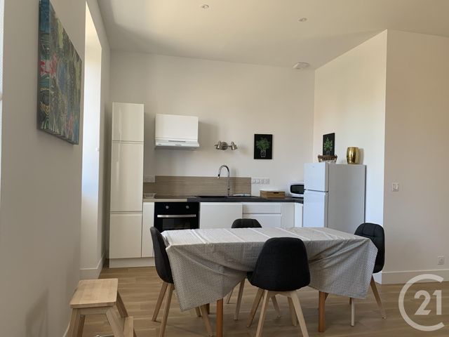Appartement T2 à louer - 2 pièces - 47.2 m2 - CHATEAUROUX - 36 - CENTRE - Century 21 Adressimmo