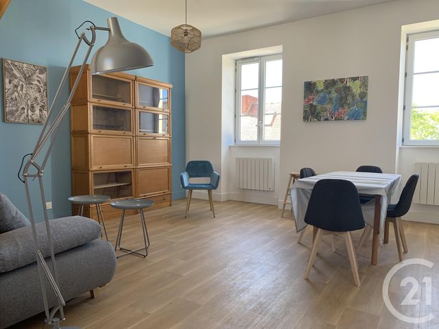 Appartement T2 à louer - 2 pièces - 47.2 m2 - CHATEAUROUX - 36 - CENTRE - Century 21 Adressimmo