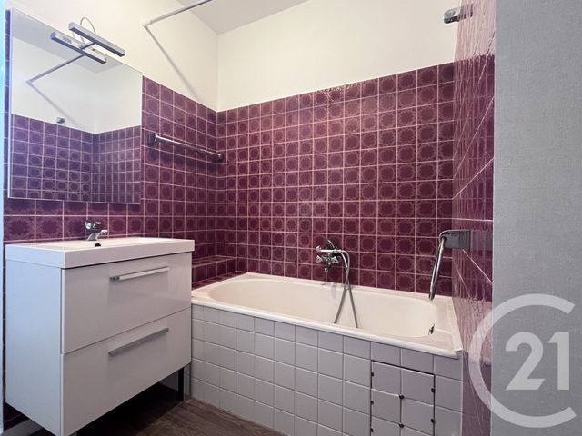 Appartement F3 à vendre - 3 pièces - 63.25 m2 - CHATEAUROUX - 36 - CENTRE - Century 21 Adressimmo