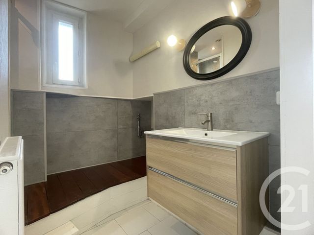 Appartement T2 à louer - 2 pièces - 44.09 m2 - CHATEAUROUX - 36 - CENTRE - Century 21 Adressimmo