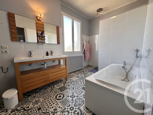 maison à vendre - 8 pièces - 180.32 m2 - CHATEAUROUX - 36 - CENTRE - Century 21 Adressimmo