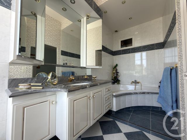 maison à vendre - 6 pièces - 153.51 m2 - CHATEAUROUX - 36 - CENTRE - Century 21 Adressimmo