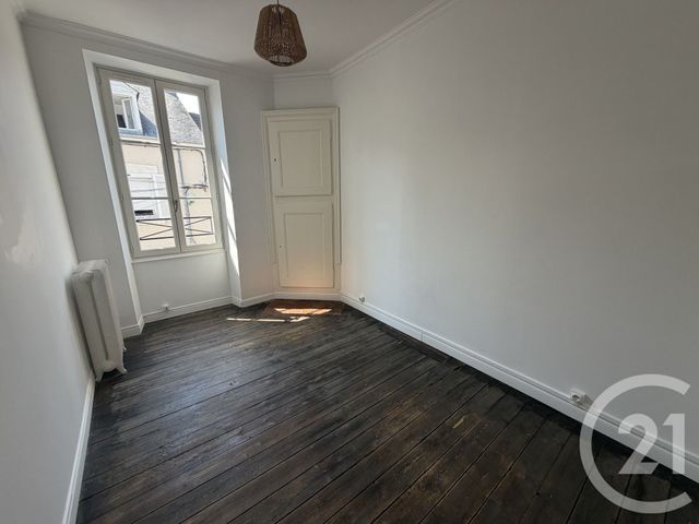 Appartement F4 à louer - 4 pièces - 112.77 m2 - CHATEAUROUX - 36 - CENTRE - Century 21 Adressimmo