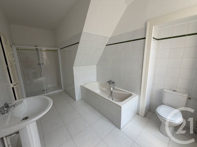 Appartement F4 à louer - 4 pièces - 112.77 m2 - CHATEAUROUX - 36 - CENTRE - Century 21 Adressimmo
