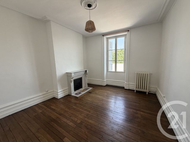 Appartement F4 à louer - 4 pièces - 112.77 m2 - CHATEAUROUX - 36 - CENTRE - Century 21 Adressimmo