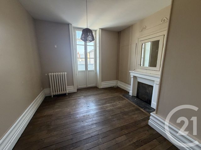 Appartement F4 à louer - 4 pièces - 112.77 m2 - CHATEAUROUX - 36 - CENTRE - Century 21 Adressimmo
