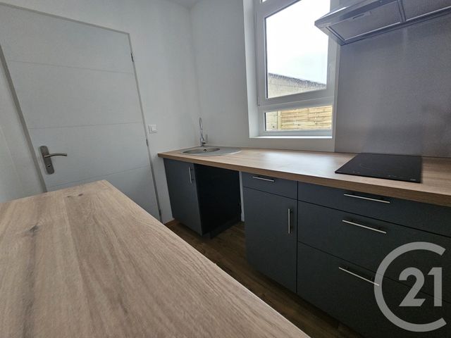 Appartement T2 à louer - 2 pièces - 29.96 m2 - CHATEAUROUX - 36 - CENTRE - Century 21 Adressimmo