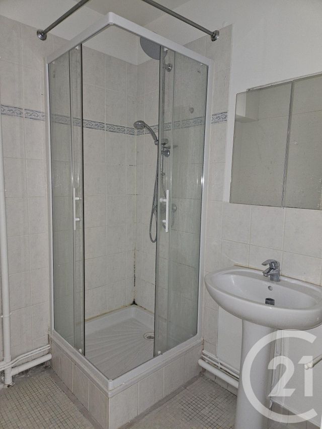 Appartement T3 à louer - 3 pièces - 64.12 m2 - CHATEAUROUX - 36 - CENTRE - Century 21 Adressimmo