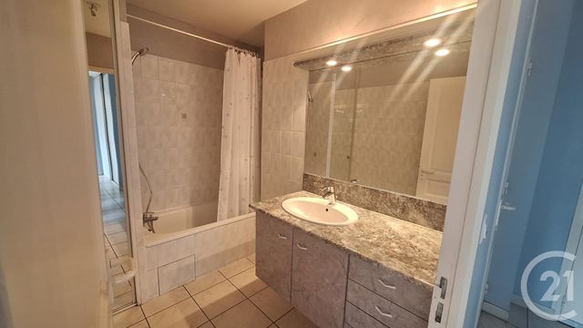 Appartement à louer - 2 pièces - 55.07 m2 - CHATEAUROUX - 36 - CENTRE - Century 21 Adressimmo