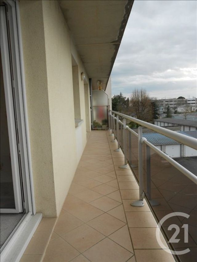 Appartement à louer - 2 pièces - 55.07 m2 - CHATEAUROUX - 36 - CENTRE - Century 21 Adressimmo