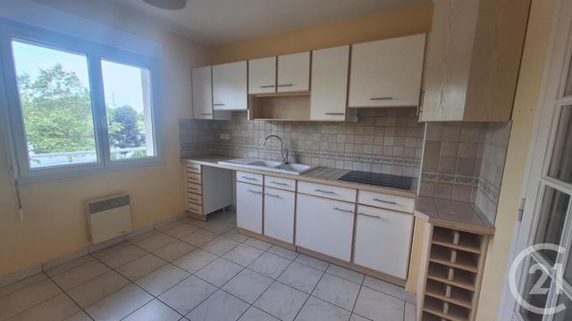 Appartement à louer - 2 pièces - 55.07 m2 - CHATEAUROUX - 36 - CENTRE - Century 21 Adressimmo