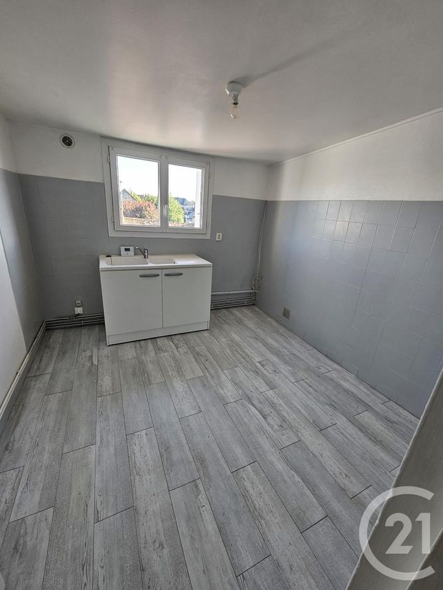 Appartement F3 à louer - 3 pièces - 85.13 m2 - CHATEAUROUX - 36 - CENTRE - Century 21 Adressimmo