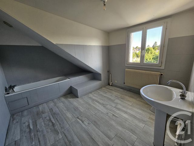 Appartement F3 à louer - 3 pièces - 85.13 m2 - CHATEAUROUX - 36 - CENTRE - Century 21 Adressimmo