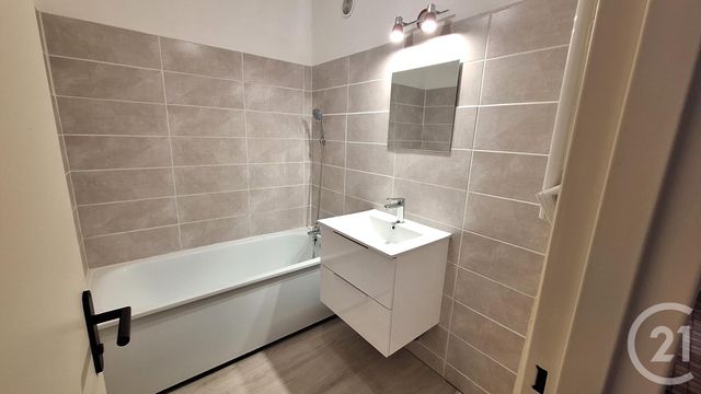 Appartement à louer - 2 pièces - 54.1 m2 - CHATEAUROUX - 36 - CENTRE - Century 21 Adressimmo