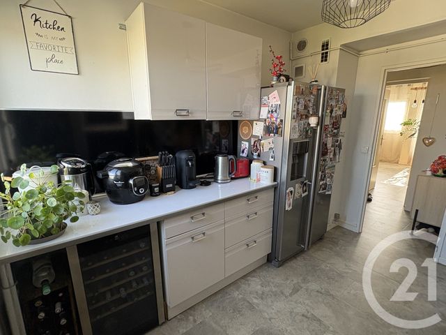 Appartement T4 à vendre - 4 pièces - 74.41 m2 - CHATEAUROUX - 36 - CENTRE - Century 21 Adressimmo
