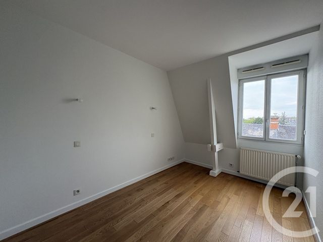 Appartement T3 à louer - 3 pièces - 88.0 m2 - CHATEAUROUX - 36 - CENTRE - Century 21 Adressimmo